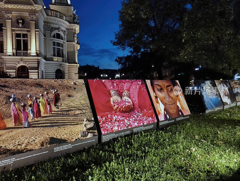 在欧洲克拉科夫老城区举办针对Juliusza Slowacki剧院的印度摄影展